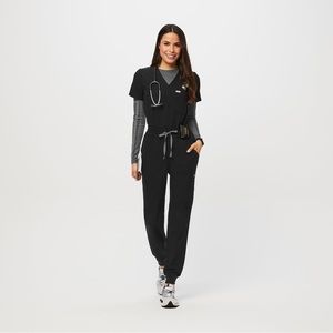 Wear figs black scrub set! Catarina top with Zamora high waisted jogger !